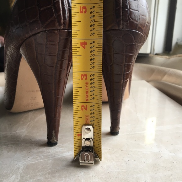 Prada pumps - Picture 3 of 5